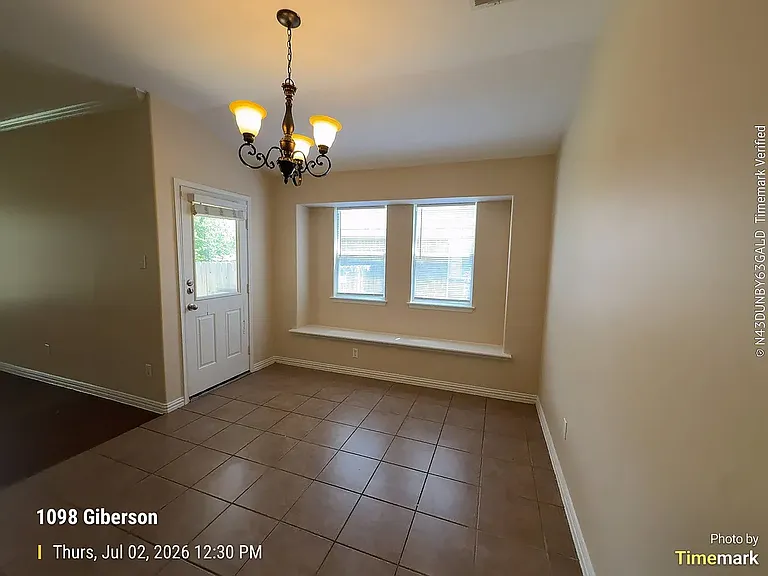 1098 Giberson Way — Photo 9