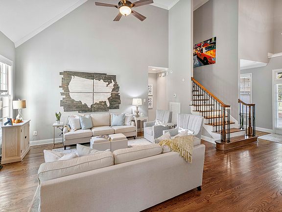 4th image of 1544 Laurens Glen Ln