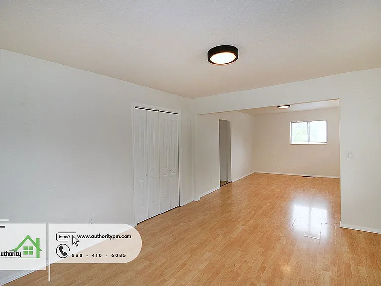 1824 Heller Ln — Photo 9