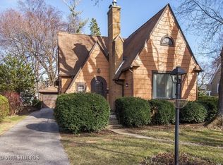 375 N Commonwealth Ave, Elgin, IL 60123