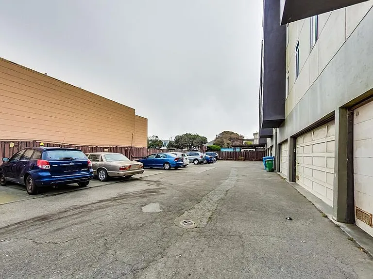 4350 Kirkham Street — Photo 13
