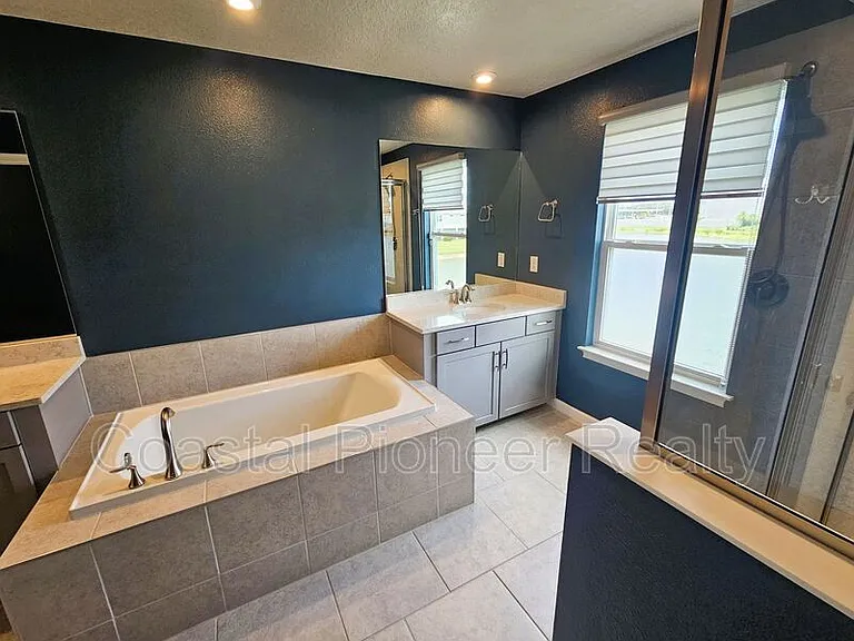 19403 Blue Pond Dr — Photo 25