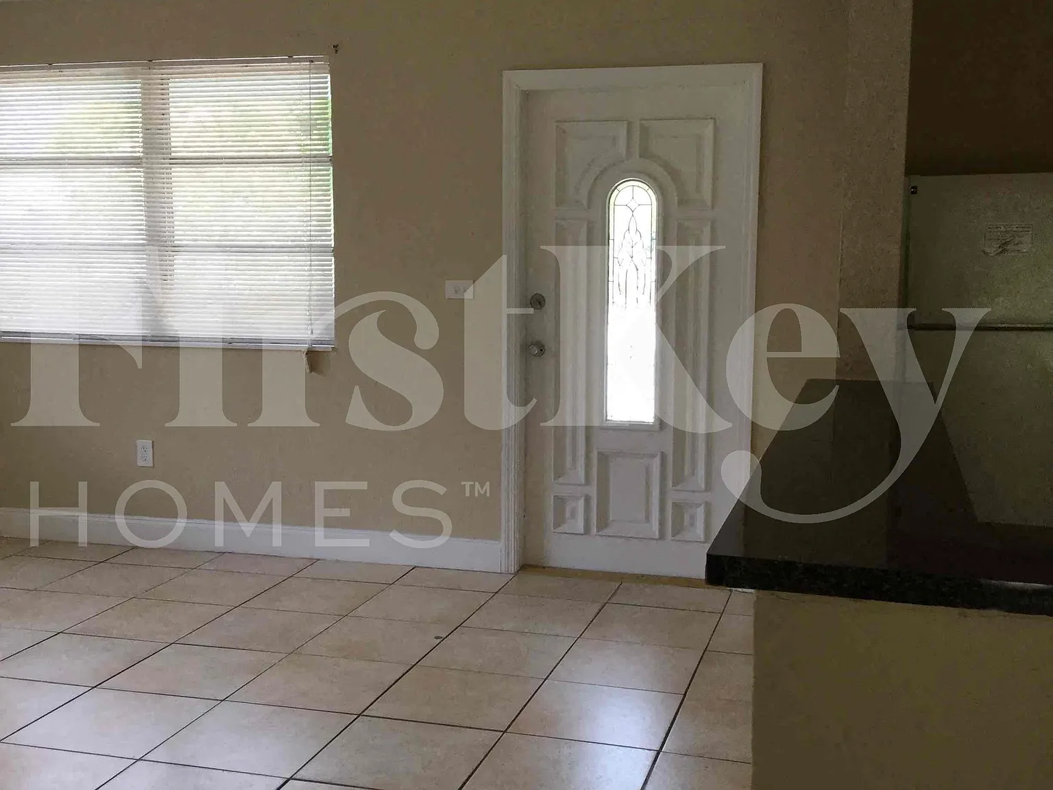 3 bed, 2.0 bath, 1609 sqft, $3,375 — Photo 2