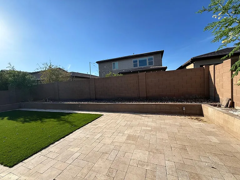 7030 W Post Rd — Photo 28
