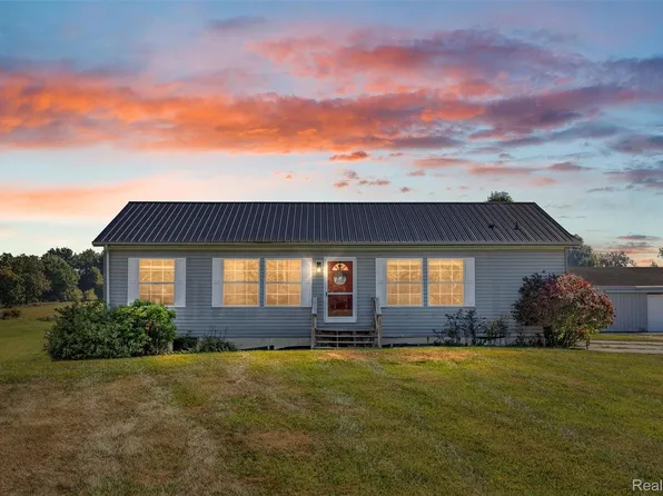 12559 Barnes Rd, Byron, MI 48418