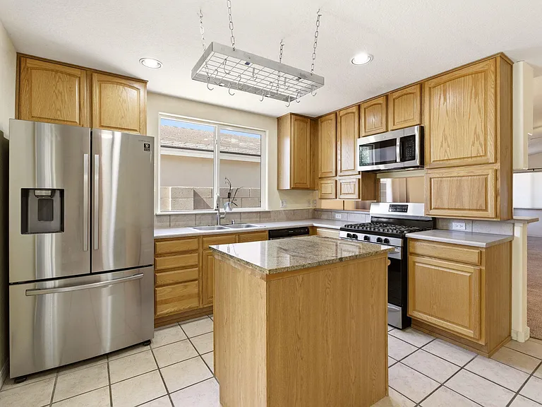 8319 Santa Clarita St NE — Photo 10