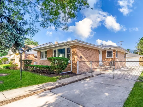 8915 Laramie Ave, Skokie, IL 60077