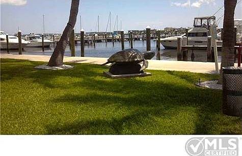 5th image of 806 E Windward Way APT 313