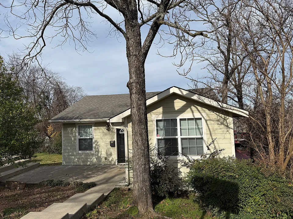 2000 Riverview Dr