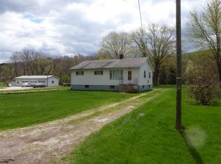 84 Devore St, Adena, OH 43901