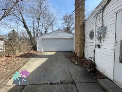 830 Manchester Dr - 1 — Photo 2