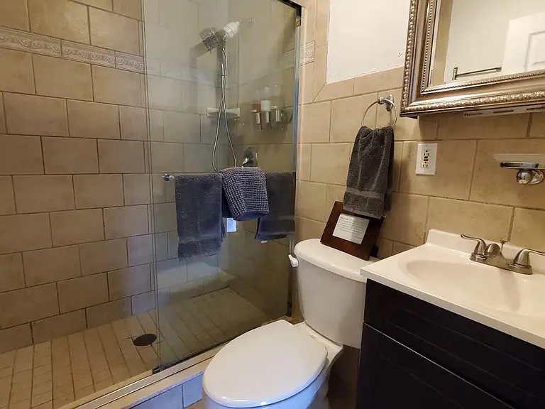 207 E Kaley St — Photo 10