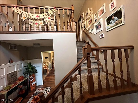 2nd image of 109 Thornhill Dr