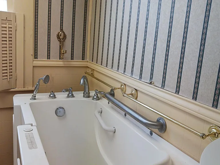 511 S Water Ave #1 — Photo 3