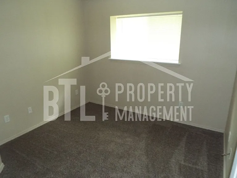 5012 Orchard Ln — Photo 9