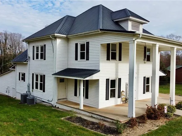 327 S Carolina Ave, Boonville, NC 27011