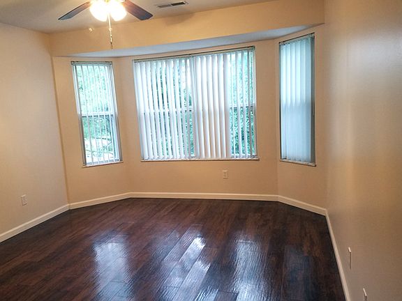 Bay window in master bdrm