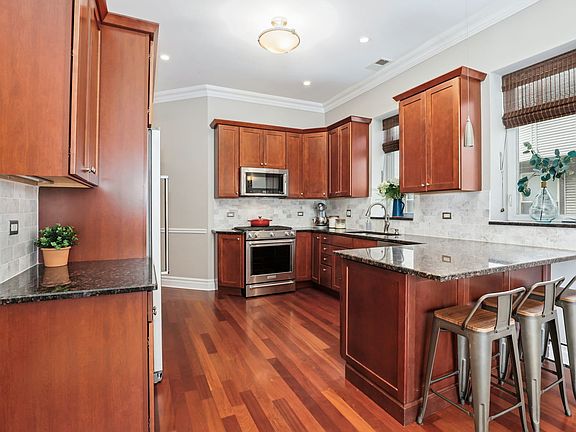 4th image of 1715 W Leland Ave #2
