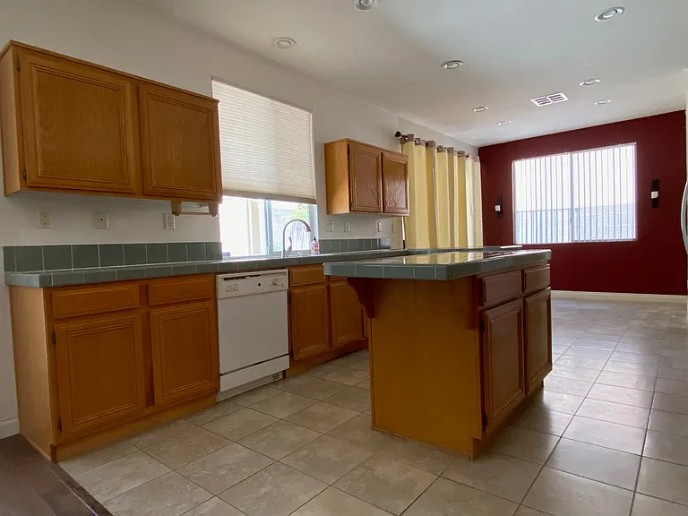 2408 Tilden Way — Photo 7