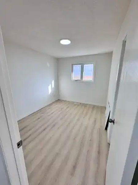 Winnipeg Apartment for rent - 3 Bedrooms — photo 10