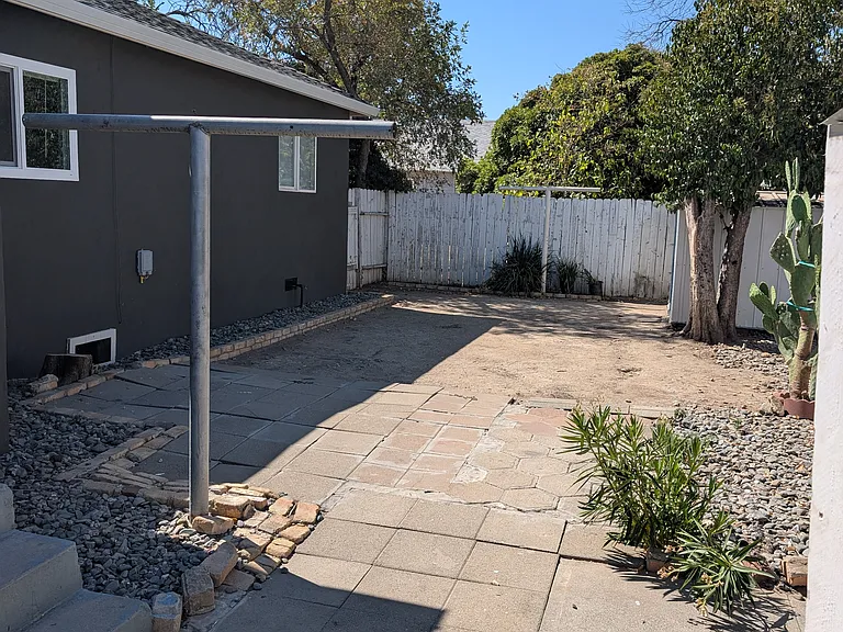 904 East St — Photo 5