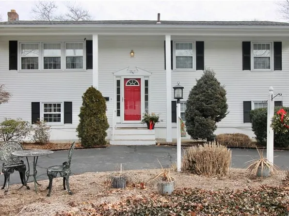 56 Green River Ave, Warwick, RI 02889