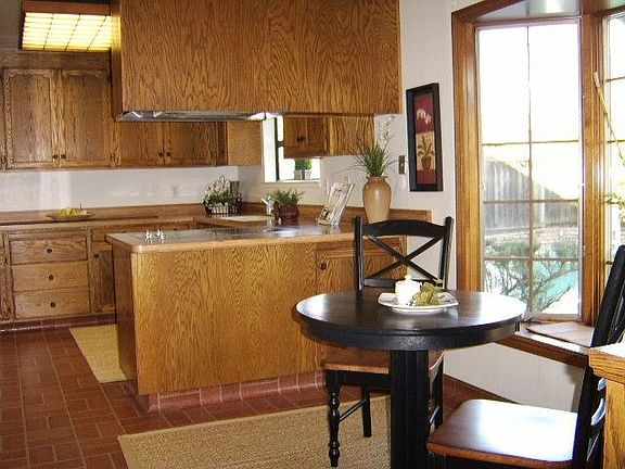 Remodeled Eat-in Kitchen
