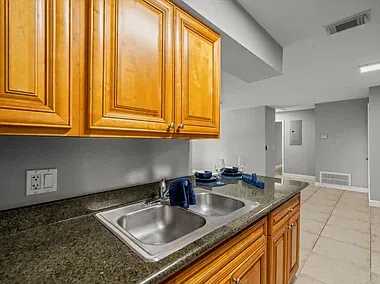 3 bed, 1175 sqft, $1,850 — Photo 4