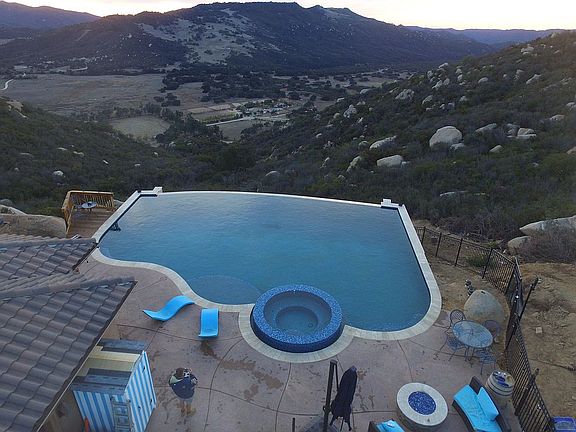 2nd image of 42085 Lorraine Cir