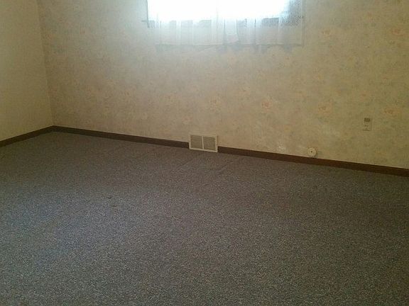 5th image of 16022 Cottage Grove Ave