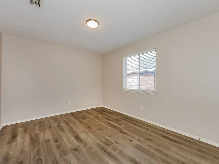 2217 Midbury Dr — Photo 13