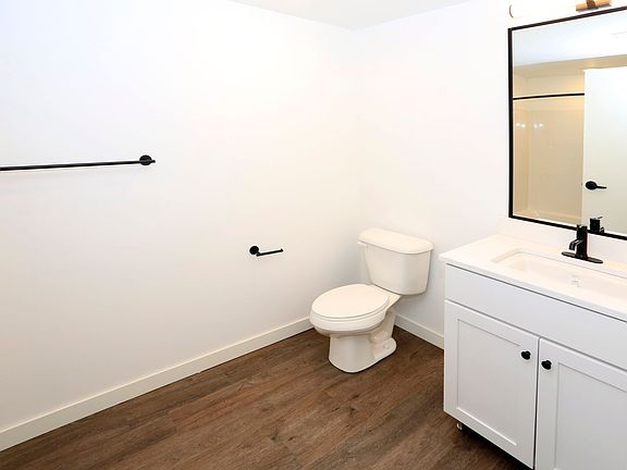4th image of 512 E Green St #301-D