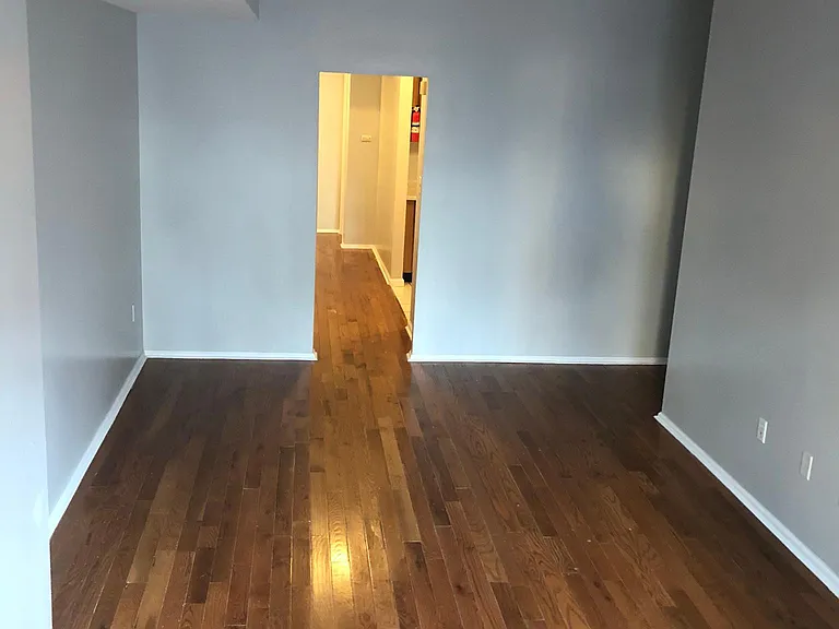 46 1/2 3rd St #2 — Photo 4