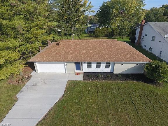 2nd image of 18244 Fox Hollow Dr