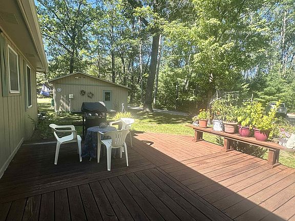 5th image of 281 Ponderosa Dr