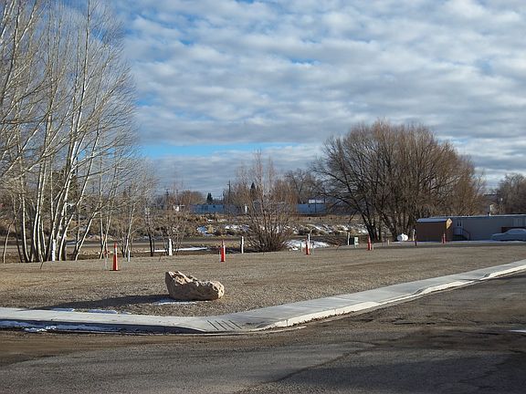 4th image of 570 Orson Ave