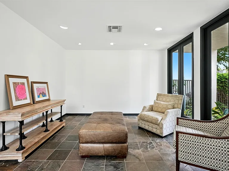 2019 McClendon St — Photo 8