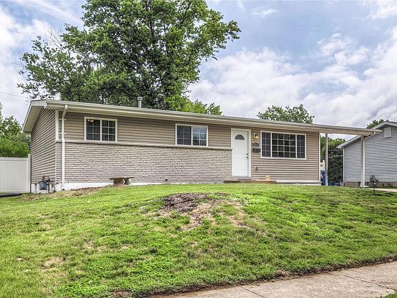 2nd image of 325 Wren Dr
