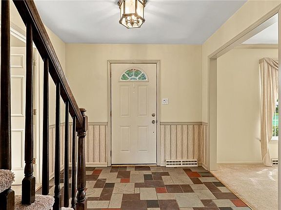 4th image of 1285 Clearview Cir
