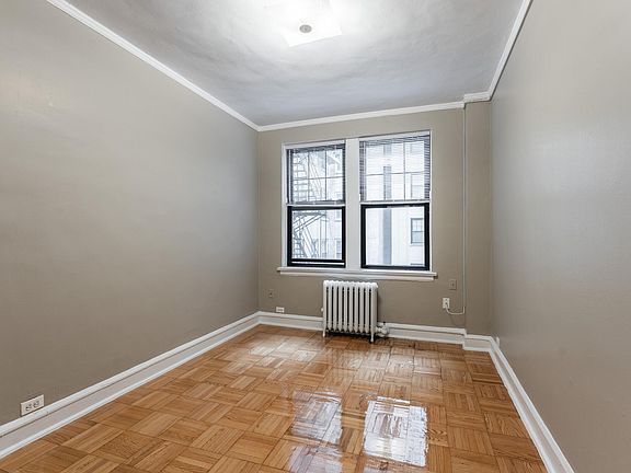 5th image of 1215 W Sherwin Ave #303