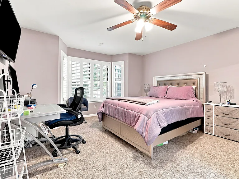 610 McGill Pl NE #610 — Photo 6
