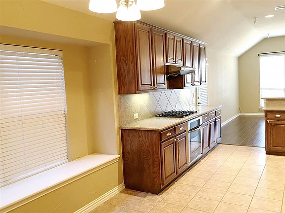 5th image of 4908 Newbridge Dr