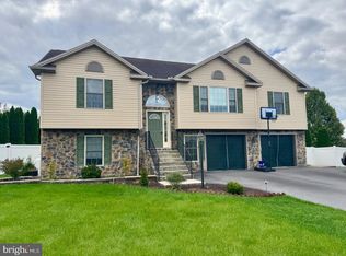 203 Grayson Cir, Shippensburg, PA 17257