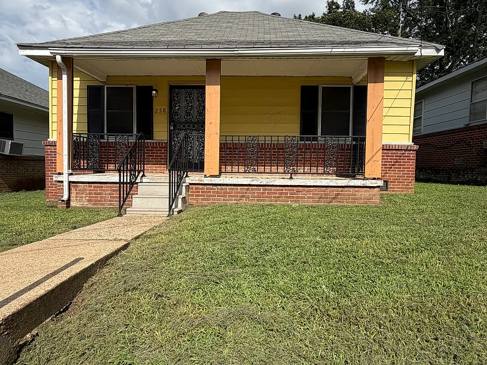 258 Oak St