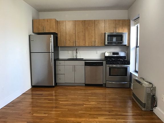 3rd image of 101 Jefferson Ave APT 4H