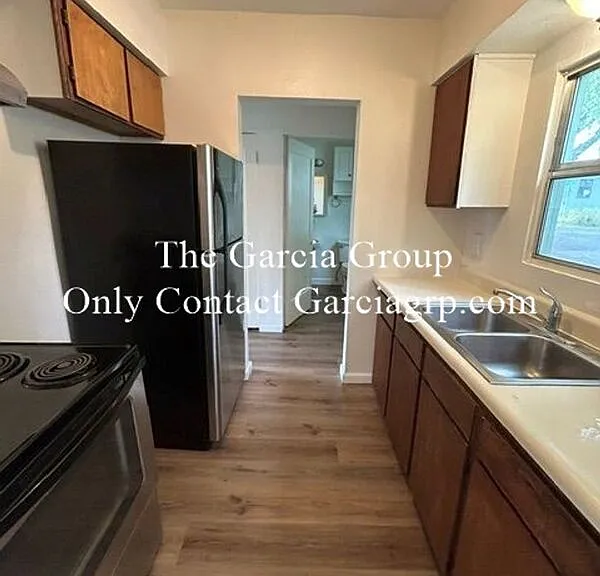 7805 NE Failing St #2 — Photo 3