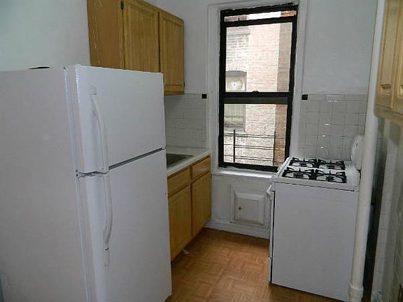 4th image of 24 Cooper St APT 3C