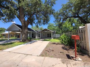 412 W Garden St, Uvalde, TX 78801