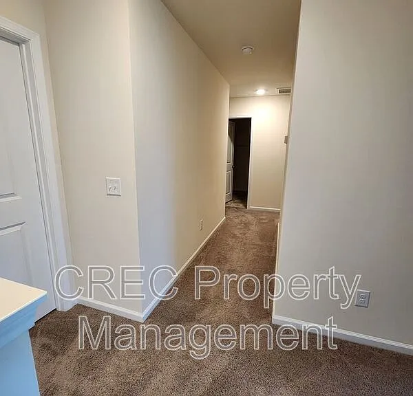 260 Hyrne Dr — Photo 14