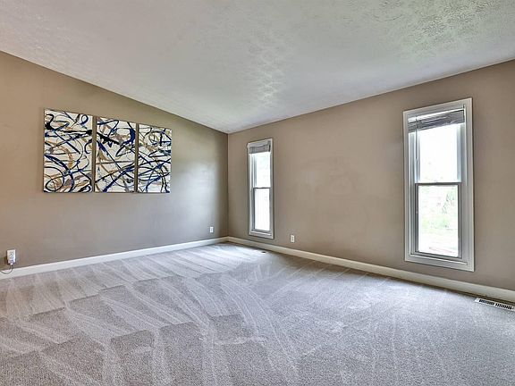 5th image of 2709 Wesley Dr
